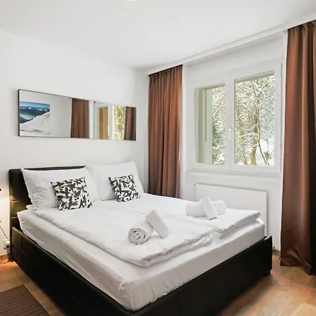 Magnifique Au Centre De *