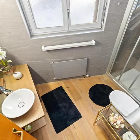 Magnifique Au Centre De * Кран-Монтана